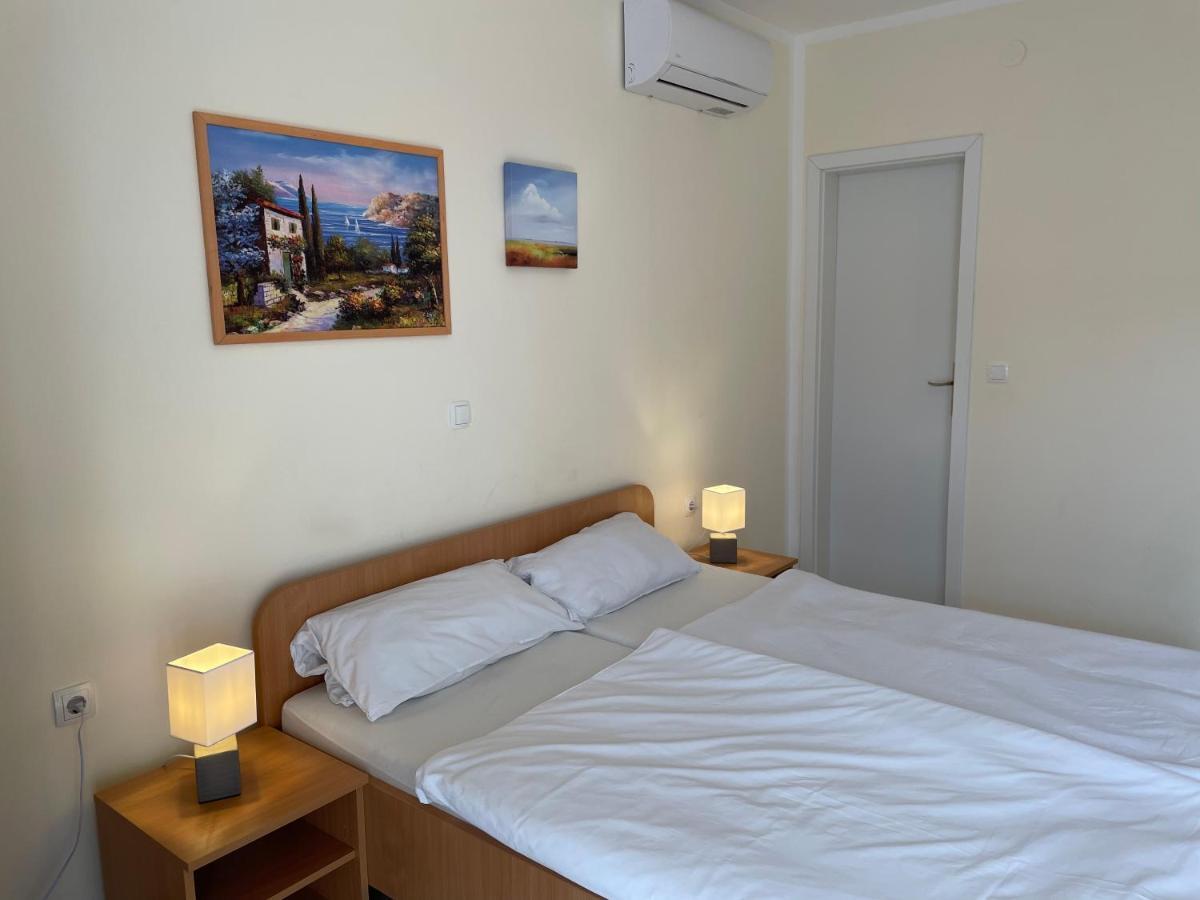 Novalja Apartments By Nena Bagian luar foto
