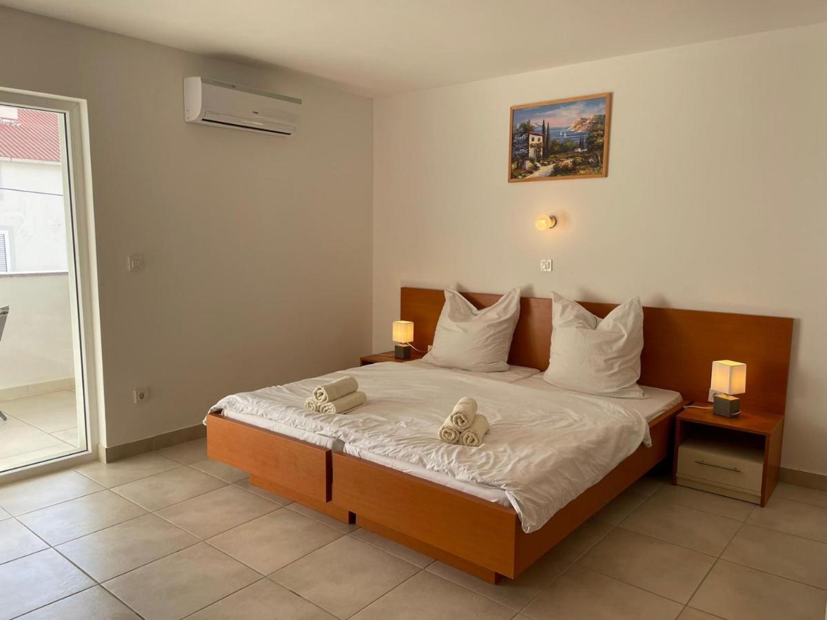 Novalja Apartments By Nena Bagian luar foto