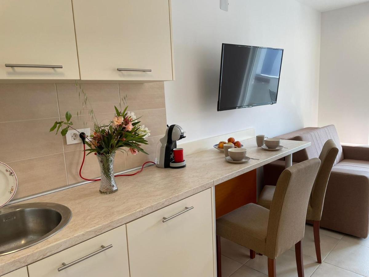 Novalja Apartments By Nena Bagian luar foto