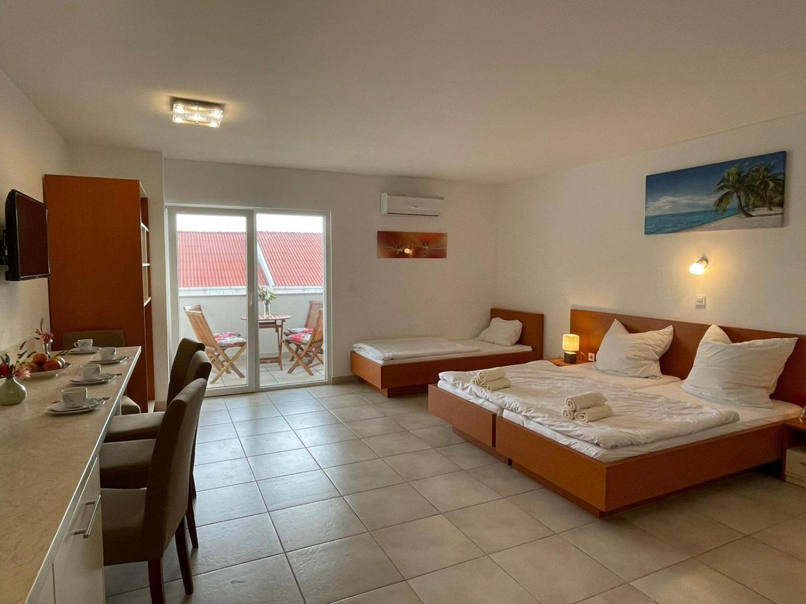 Novalja Apartments By Nena Bagian luar foto